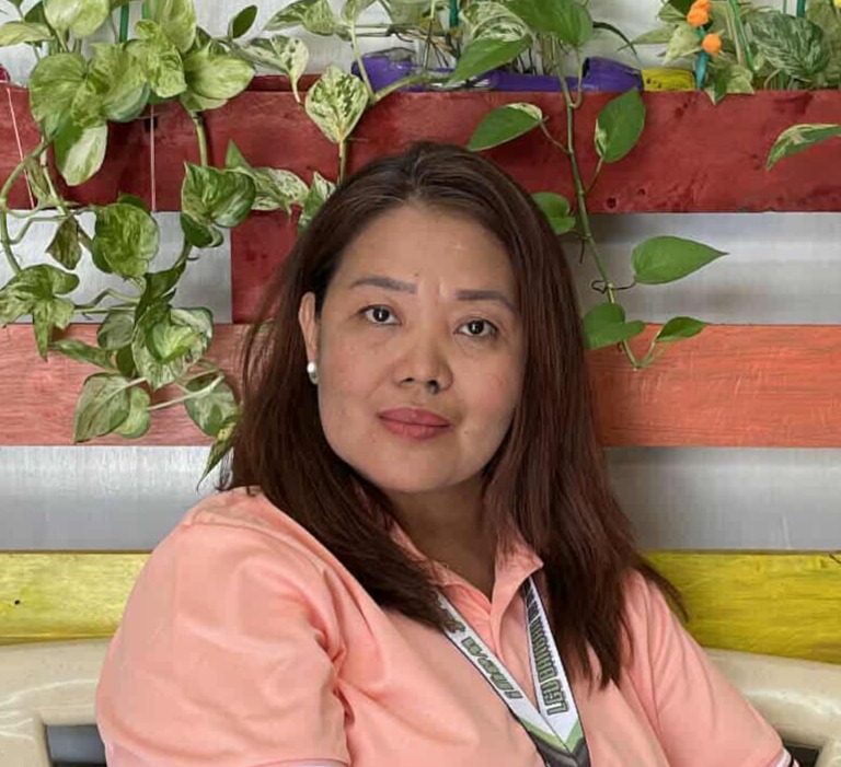 Violeta M. Acido